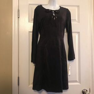 NWT Super Soft Pitch Black A-Line w/Brass Eyelets